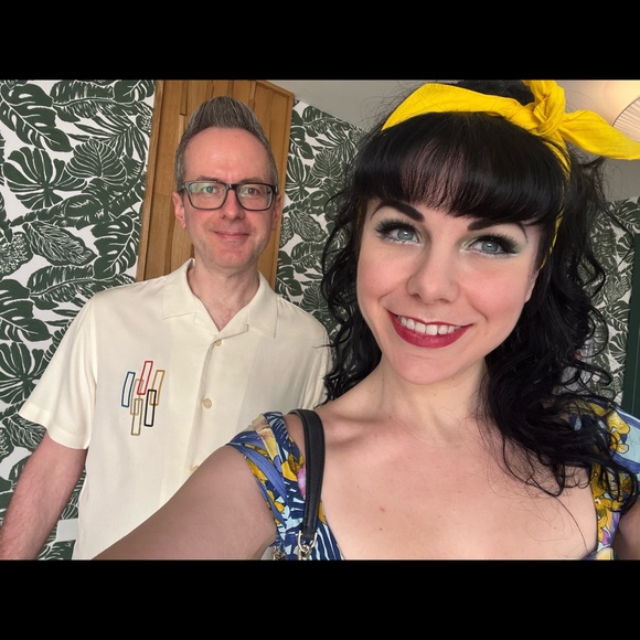 Meet your Posher, Robin - Picture 1 of 5